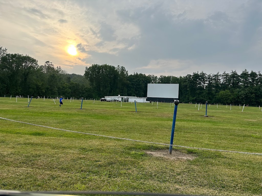 Overlook Drive-In Theatre | 126 De Garmo Rd, Poughkeepsie, NY 12601 | Phone: (845) 452-3445