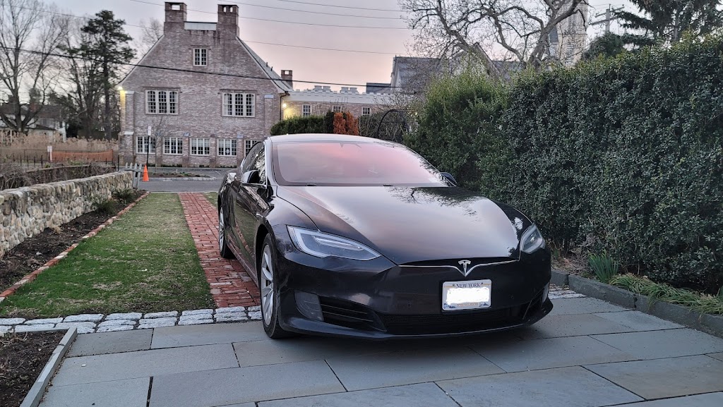 Tesla Service Center | 7 Aerial Way, Syosset, NY 11791 | Phone: (516) 864-0535