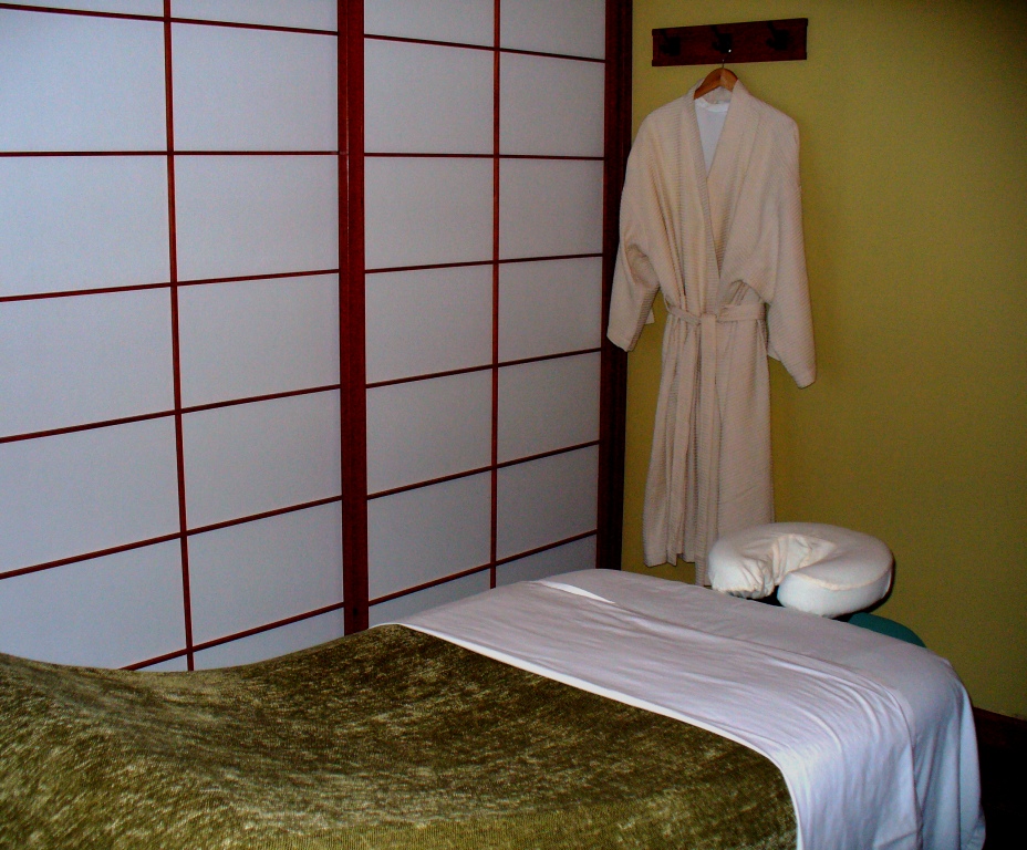 Natural Balance Massage and Wellness Center | 3013 Quentin Rd, Brooklyn, NY 11234 | Phone: (718) 336-8400