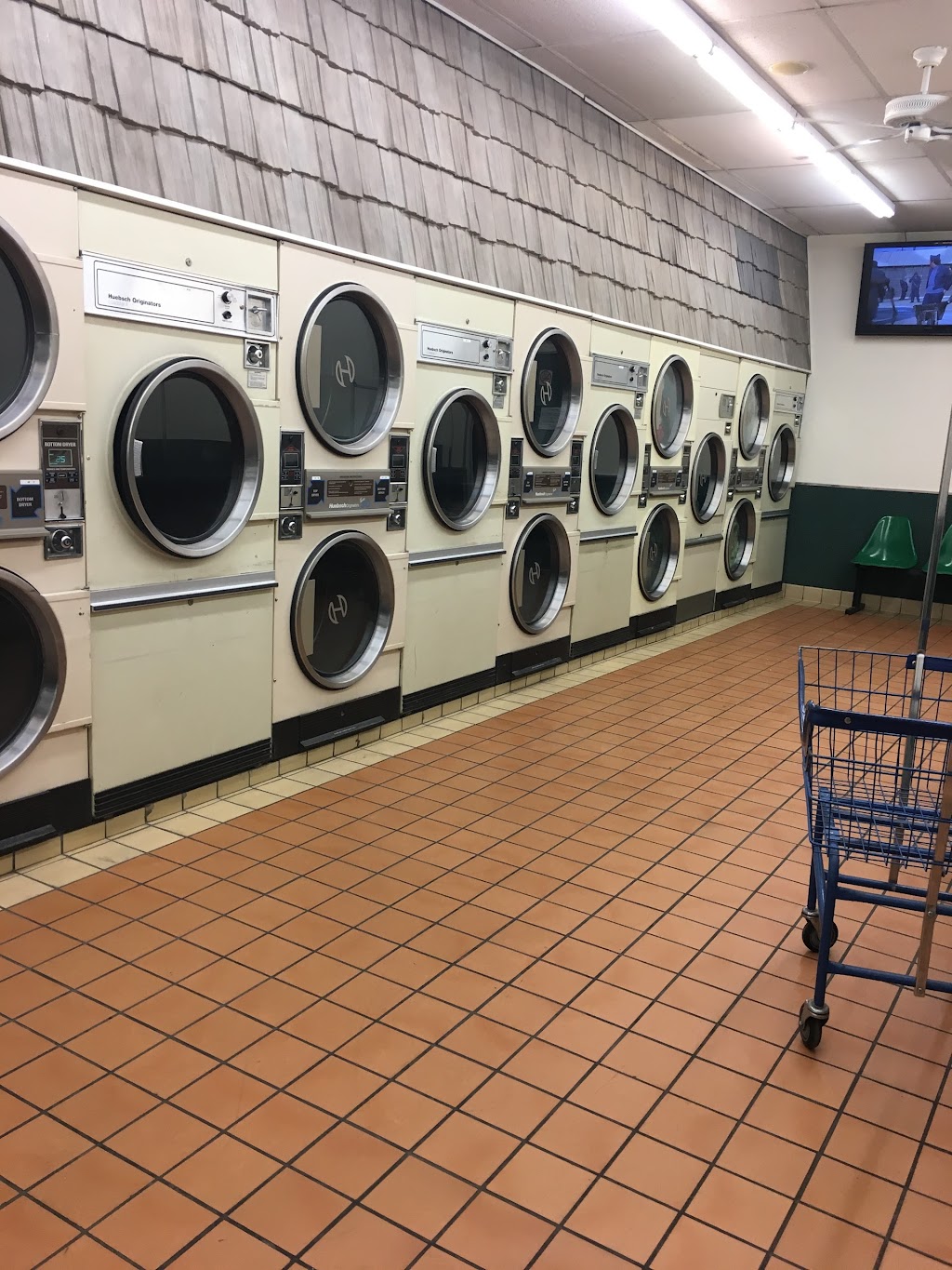 Dutchess Park Laundromat | 1545 NY-52, Fishkill, NY 12524 | Phone: (845) 896-5371