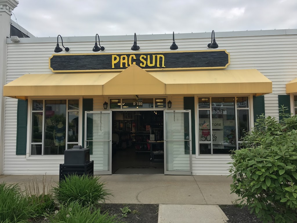 PacSun | 180 Premium Outlet Blvd D, Lee, MA 01238 | Phone: (413) 243-0194