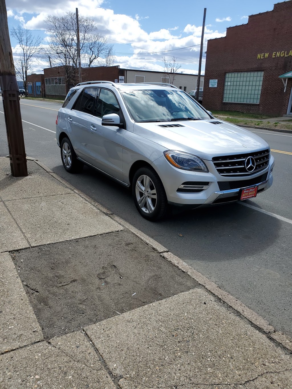 Union Street Auto Sales | 685-697 Union St, West Springfield, MA 01089 | Phone: (413) 285-7619