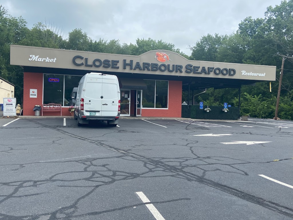 Close Harbour Seafood Restaurant & Market | 959 Meriden-Waterbury Turnpike, Plantsville, CT 06479 | Phone: (860) 621-7334