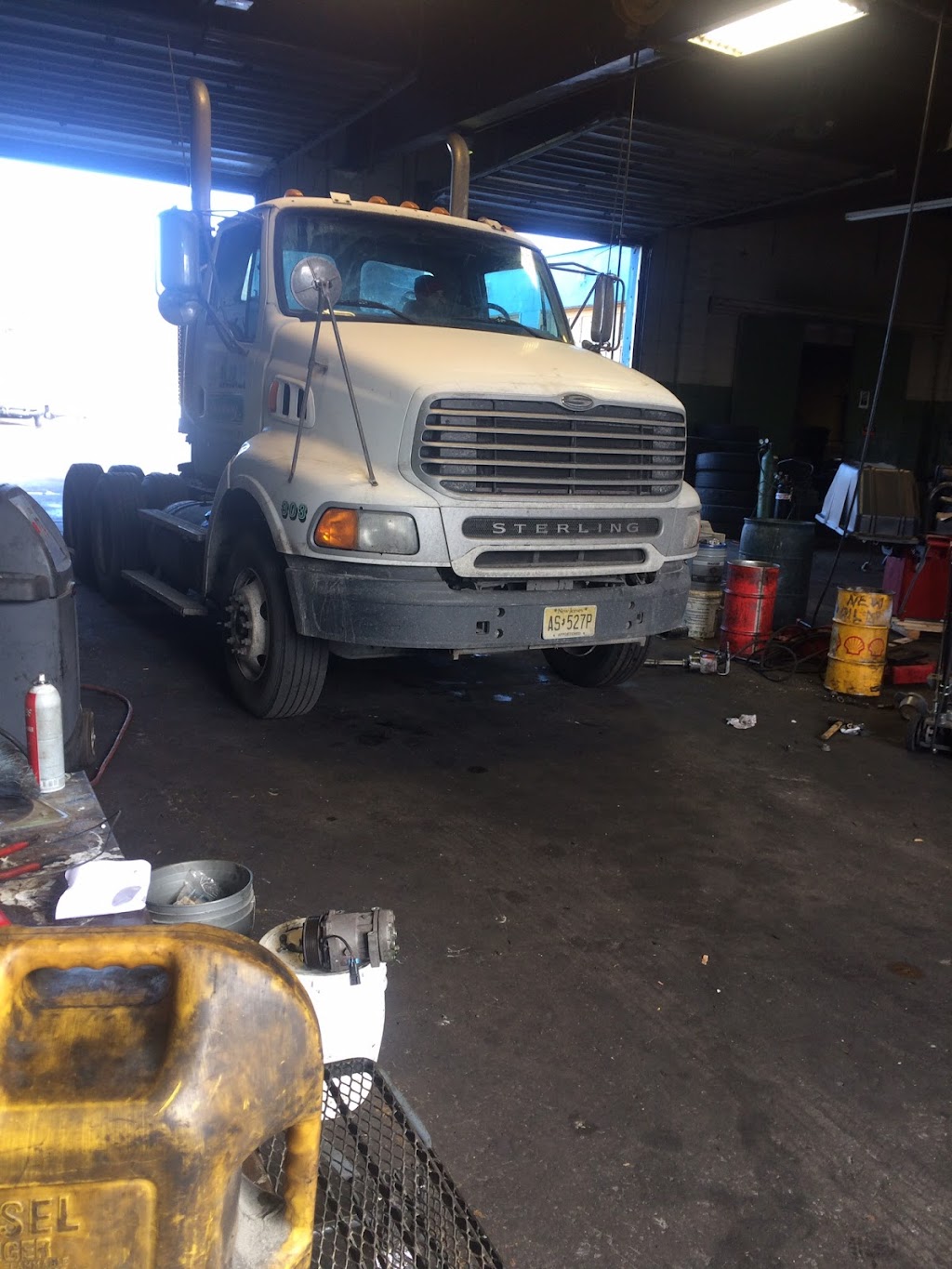 Deepwater Truck Center | 453 Shell Rd, Carneys Point, NJ 08069 | Phone: (856) 299-4499
