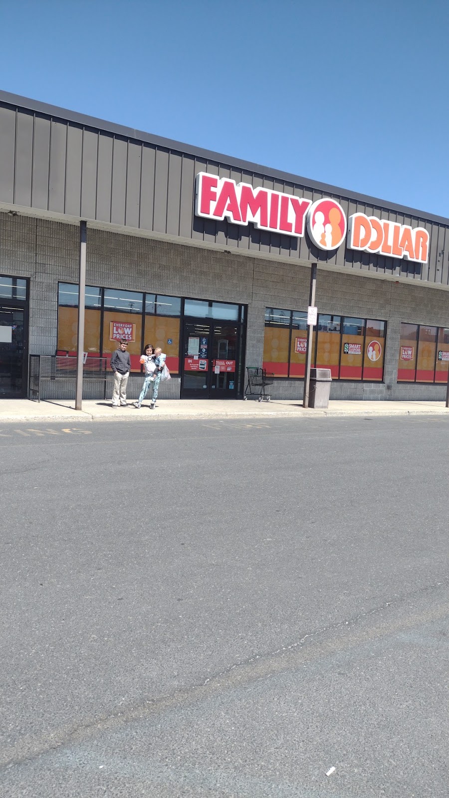 Family Dollar | 1421 US-209 Suite 101, Brodheadsville, PA 18322 | Phone: (610) 598-6000