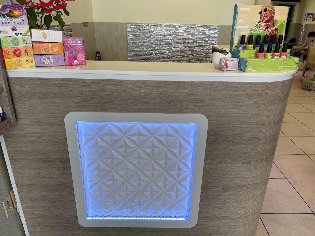 Crystal Nails & Spa | 1961 Norristown Rd, Maple Glen, PA 19002 | Phone: (215) 643-6161