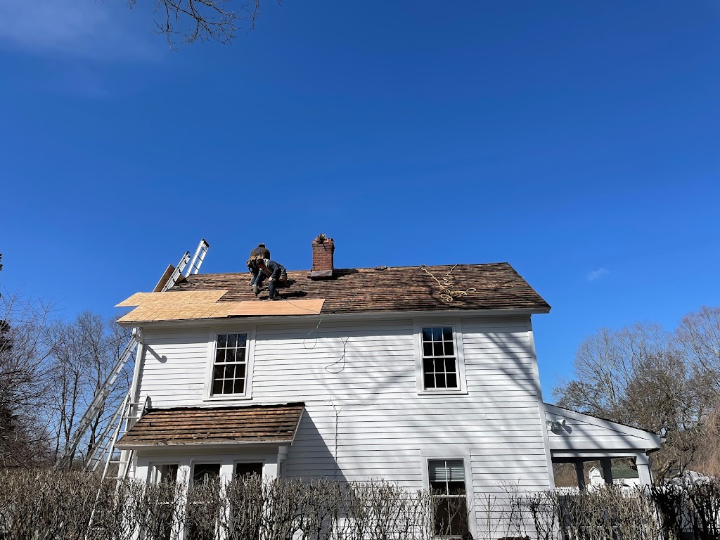 Aardvark Roofing, Windows & Siding | 2 N Elm St, Canaan, CT 06018 | Phone: (203) 792-0580