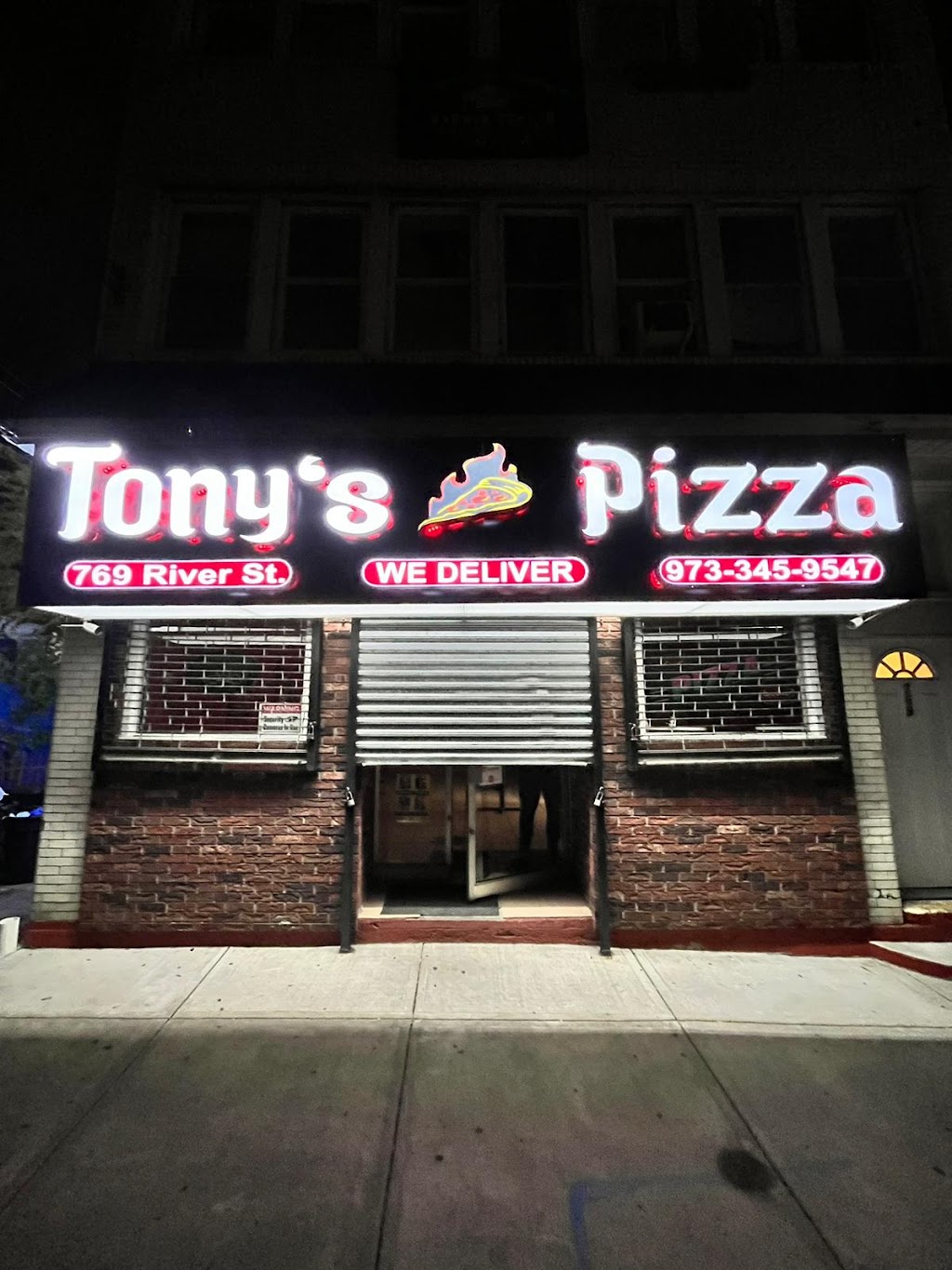 Tonys Pizza | 769 River St, Paterson, NJ 07524 | Phone: (973) 345-9547