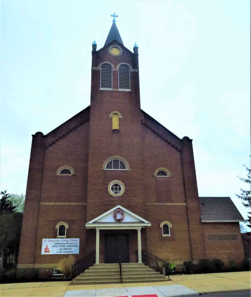 Saint Stanislaus Kostka Church | 225 MacArthur Ave, Sayreville, NJ 08872 | Phone: (732) 254-0212