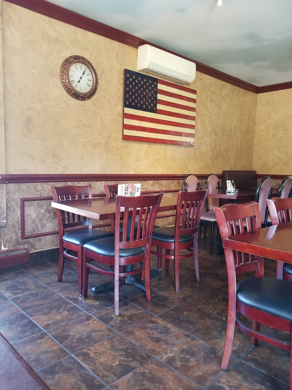 Franks Pizza Restaurant | 836 Riverside Ave, Torrington, CT 06790 | Phone: (860) 482-7882