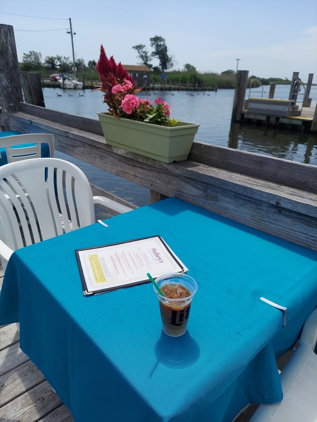 Mallory Square Restaurant and Bar | 41 River Rd, Sayville, NY 11782 | Phone: (631) 589-8628