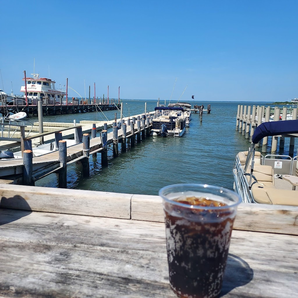Polly’s Dock and Clamhouse | 112 Northwest Ave, Beach Haven, NJ 08008 | Phone: (609) 492-2194