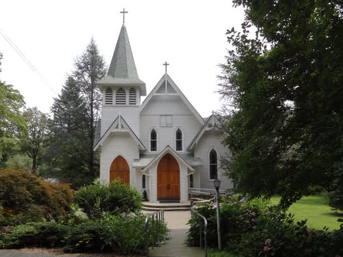 Sacred Heart Church | 30 Church St, Redding, CT 06896 | Phone: (203) 544-8345