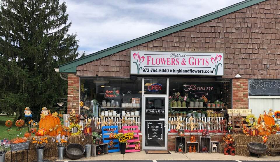 Highland Flowers and Gifts | 3 Church St, Vernon Township, NJ 07462 | Phone: (973) 764-5040