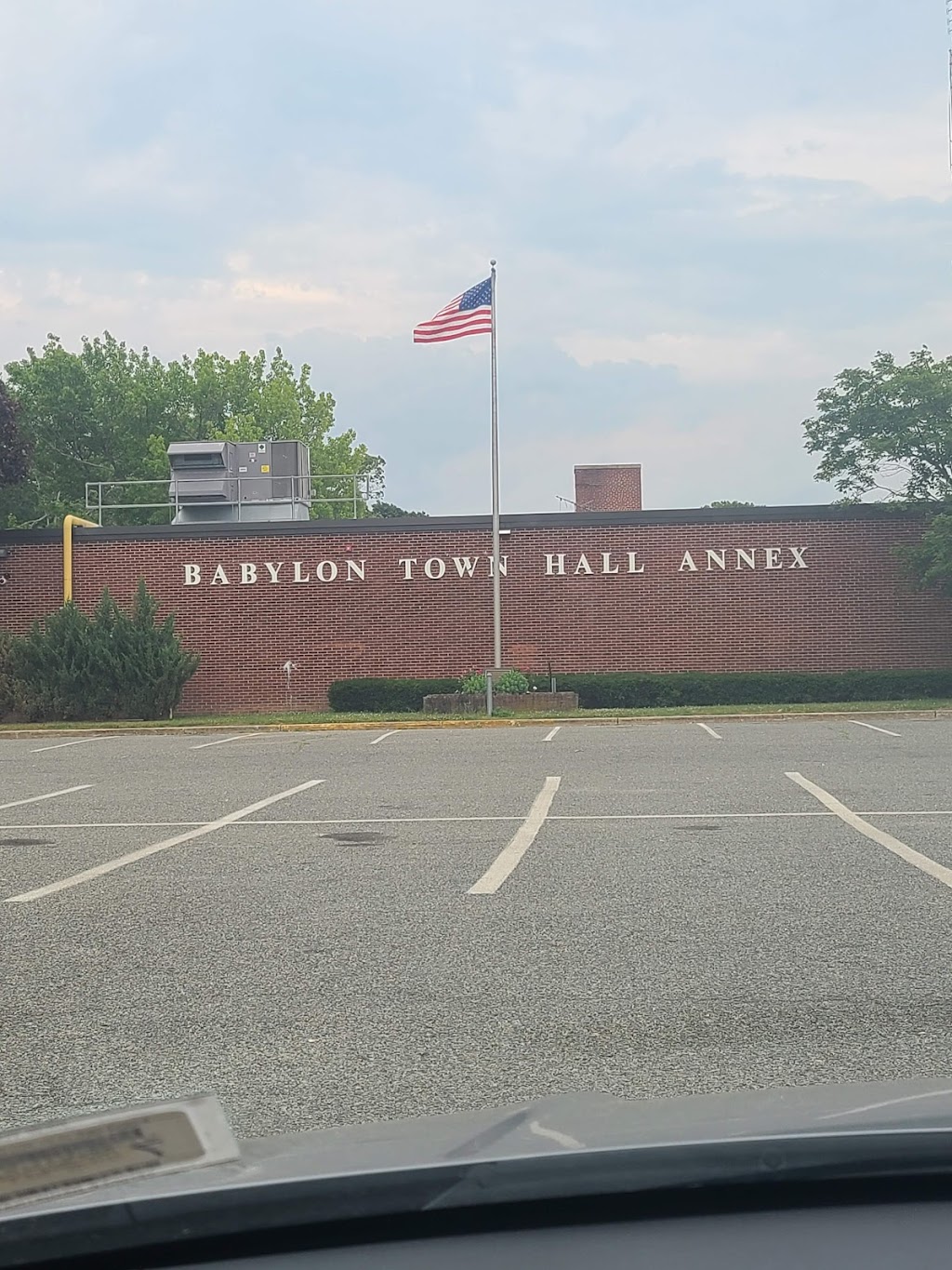 Babylon Town Hall Annex | 281 Phelps Ln, North Babylon, NY 11703 | Phone: (631) 422-7600