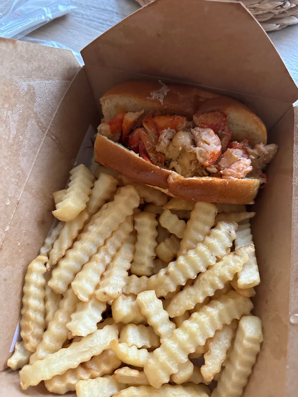 Loco Lobster | 223 Montauk Hwy, East Moriches, NY 11940 | Phone: (631) 909-3737