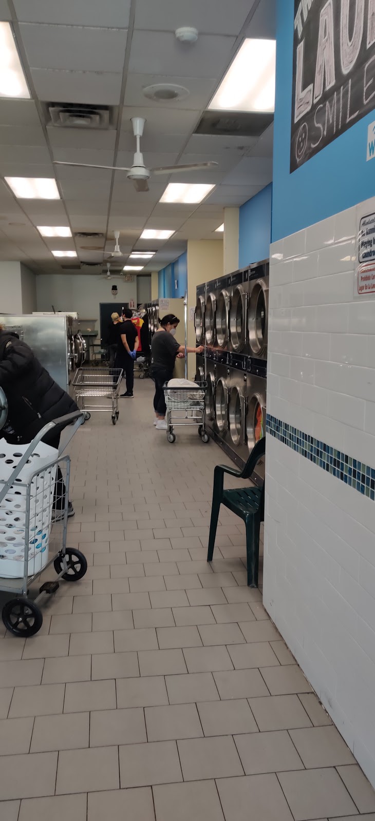 Laundromat | 404 Rosevale Ave, Ronkonkoma, NY 11779 | Phone: (631) 737-2643