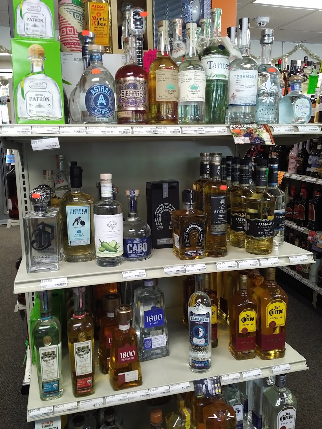 Bahres Package Store | 224 Albany Turnpike, Canton, CT 06019 | Phone: (860) 693-8507