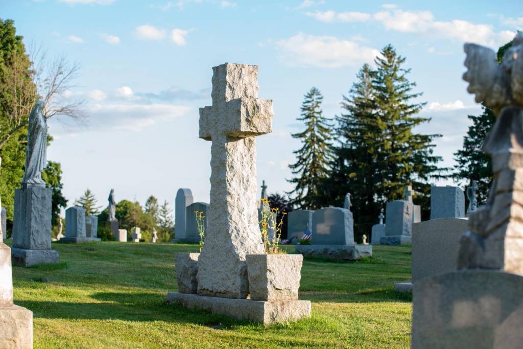 Holy Cross Cemetery | 17 Wickham Rd, Glastonbury, CT 06033 | Phone: (860) 646-3772