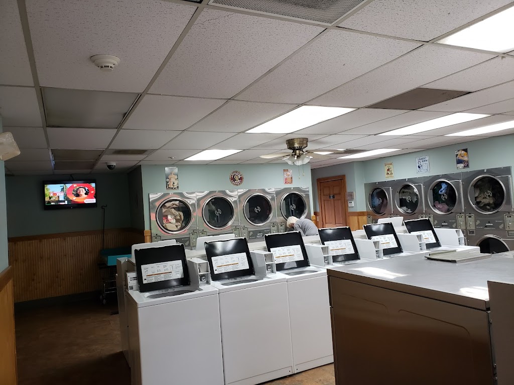 Laundry Basket | 54 Pembroke Rd, Danbury, CT 06811 | Phone: (203) 746-0289