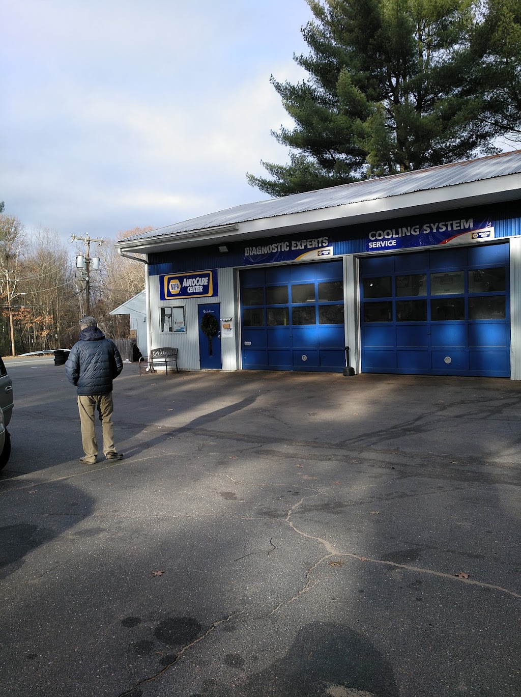 Checkered Flag Auto Center | 170 Hartford Ave, East Granby, CT 06026 | Phone: (860) 653-7273