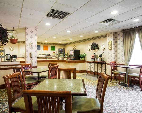 Comfort Inn & Suites | 20 Saw Mill River Rd, Hawthorne, NY 10532 | Phone: (914) 592-8600