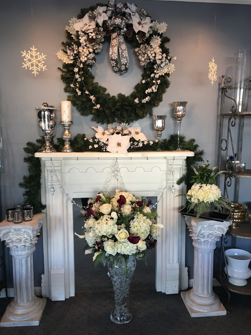 Rose Flowers & Gifts | 232 W Main St, Meriden, CT 06451 | Phone: (203) 235-5759