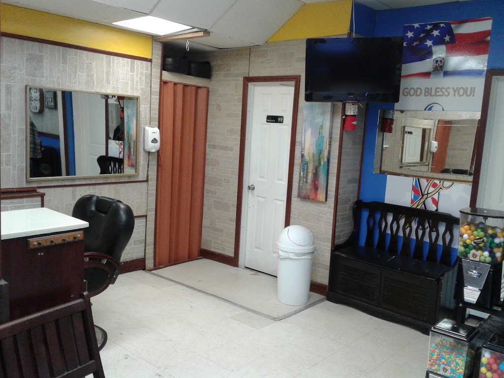 Gerardo Barber Shop Multi-Shop | 182 Oakland St, Springfield, MA 01108 | Phone: (508) 933-2104