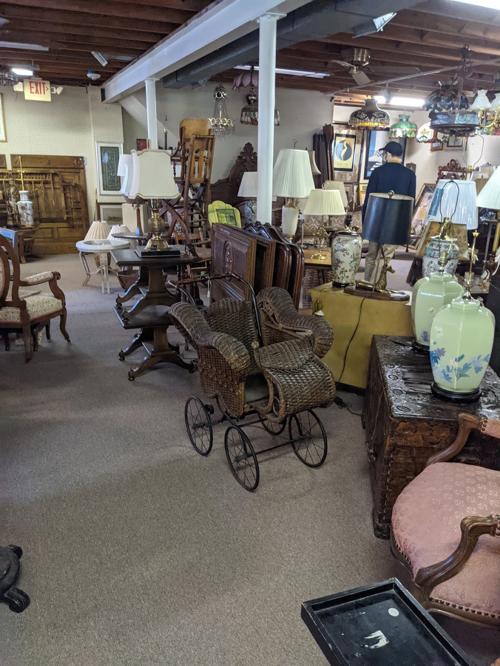 Ardmart Antiques | 1102 Naamans Creek Rd, Garnet Valley, PA 19060 | Phone: (610) 558-4411