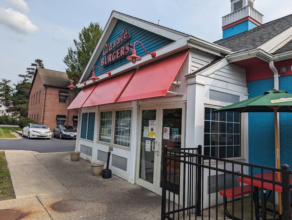 Classic Burgers | 1261 Westfield St, West Springfield, MA 01089 | Phone: (413) 363-1654
