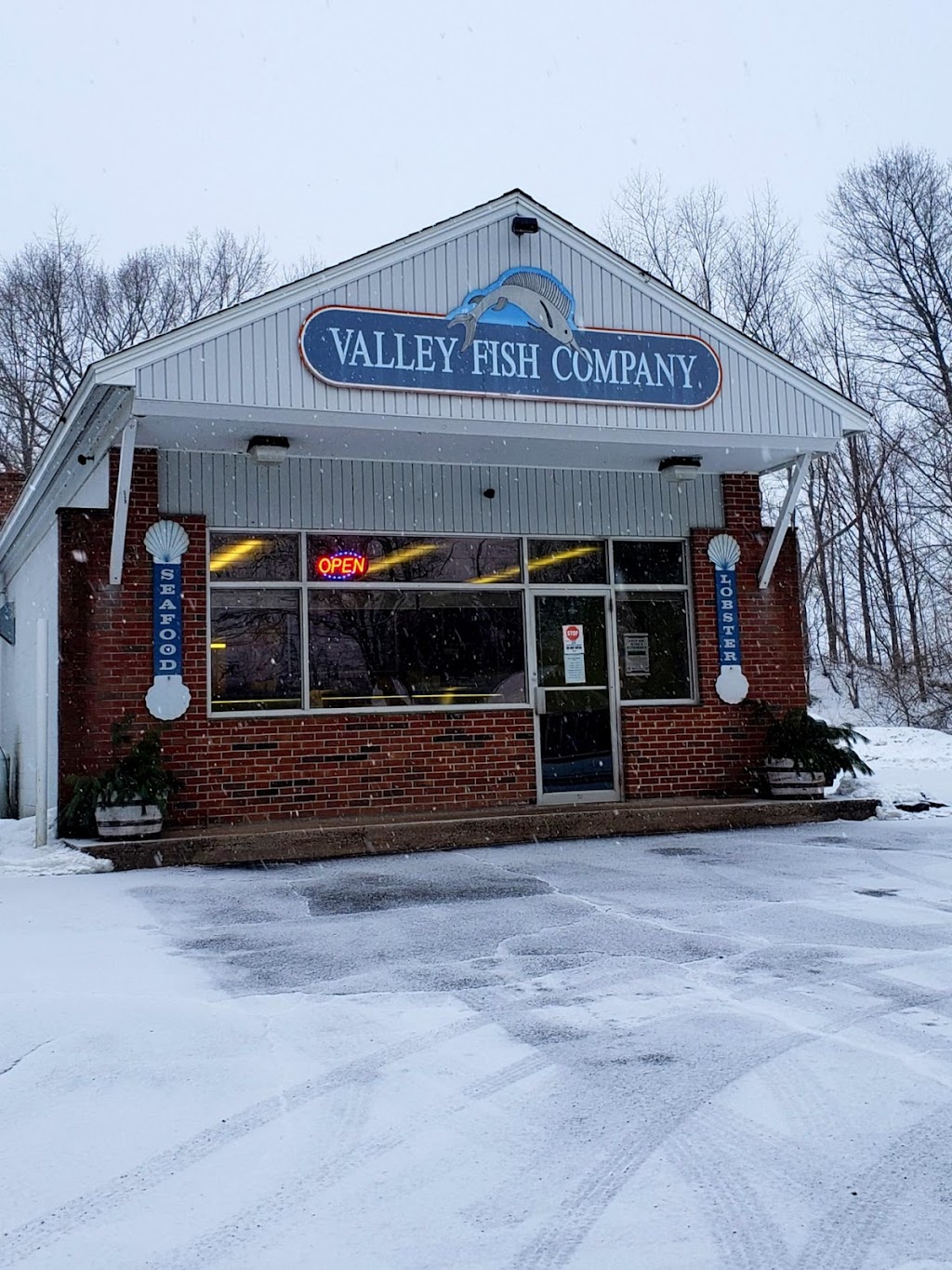 Valley Fish Co | 144 Hartford Ave, East Granby, CT 06026 | Phone: (860) 653-5565