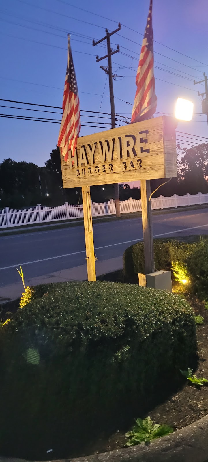 Haywire Burger Bar | 730 Boston Post Rd, Westbrook, CT 06498 | Phone: (860) 391-8479