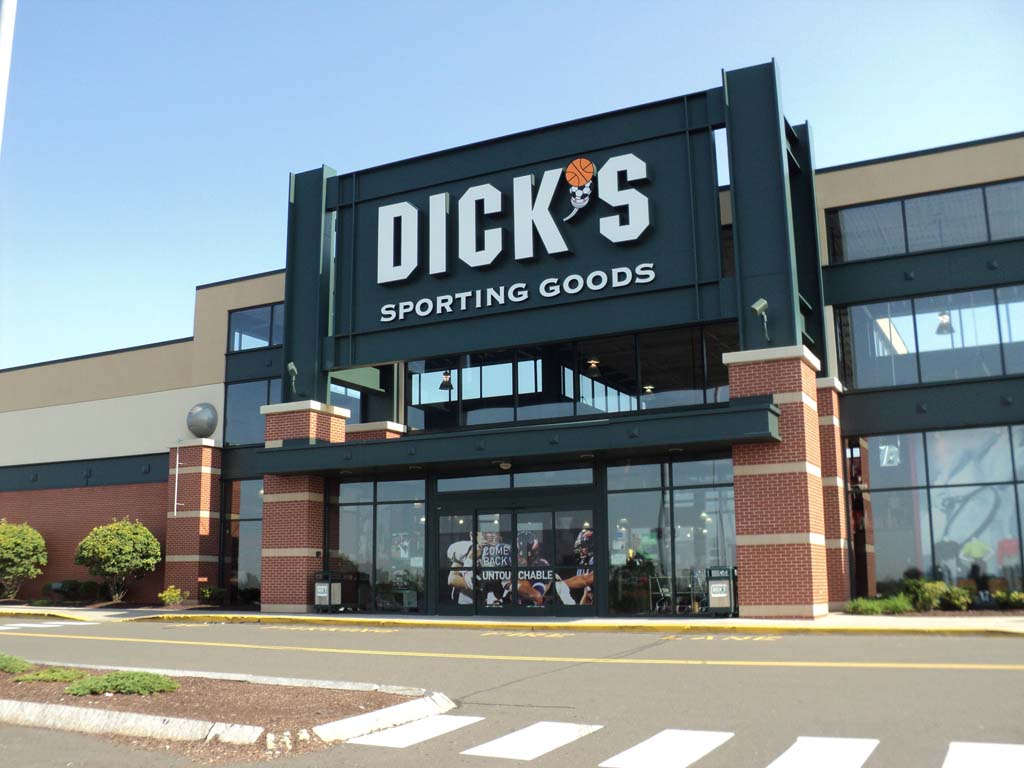 DICKS Sporting Goods | 1135 Tolland Turnpike, Manchester, CT 06042 | Phone: (860) 327-0190