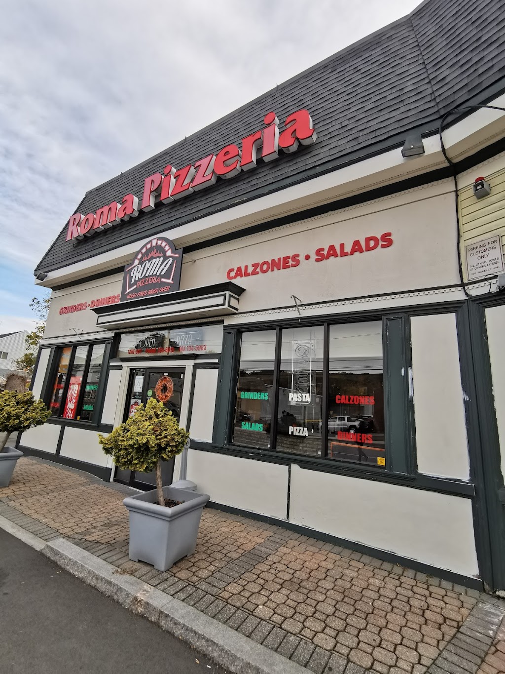 Roma Pizzeria | 150 Wakelee Ave, Ansonia, CT 06401 | Phone: (203) 734-6815