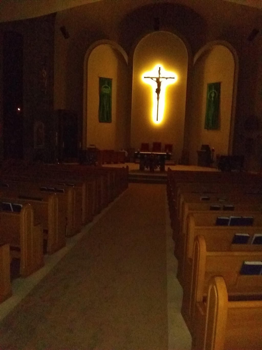 Saint Francis Xavier Catholic Church, New Milford | 26 Chestnut Land Rd, New Milford, CT 06776 | Phone: (860) 354-2202
