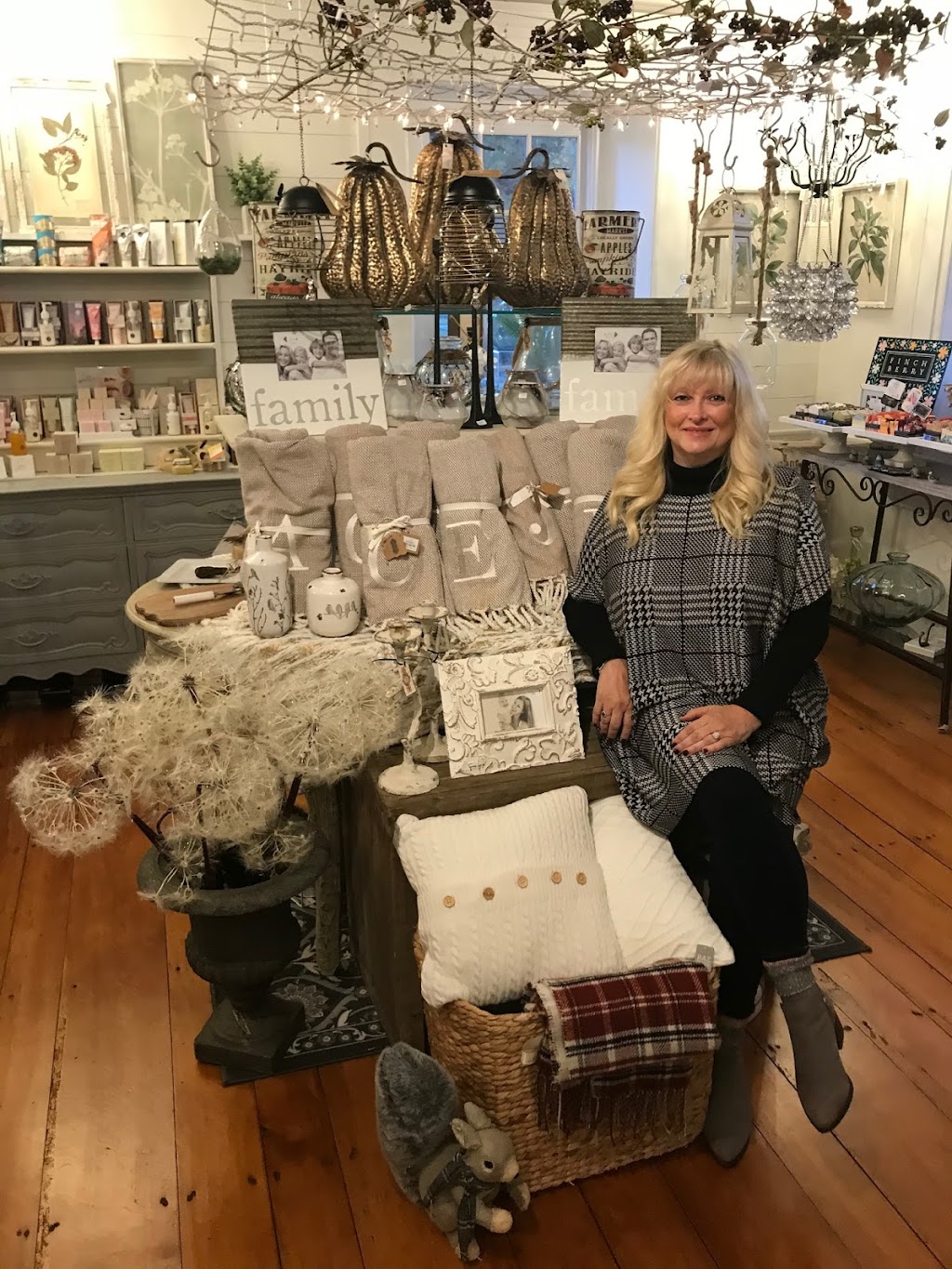 The Crystal Cottage Boutique | Carousel Village - The Farmhouse, 591 Durham Rd, George School, PA 18940 | Phone: (267) 491-5582