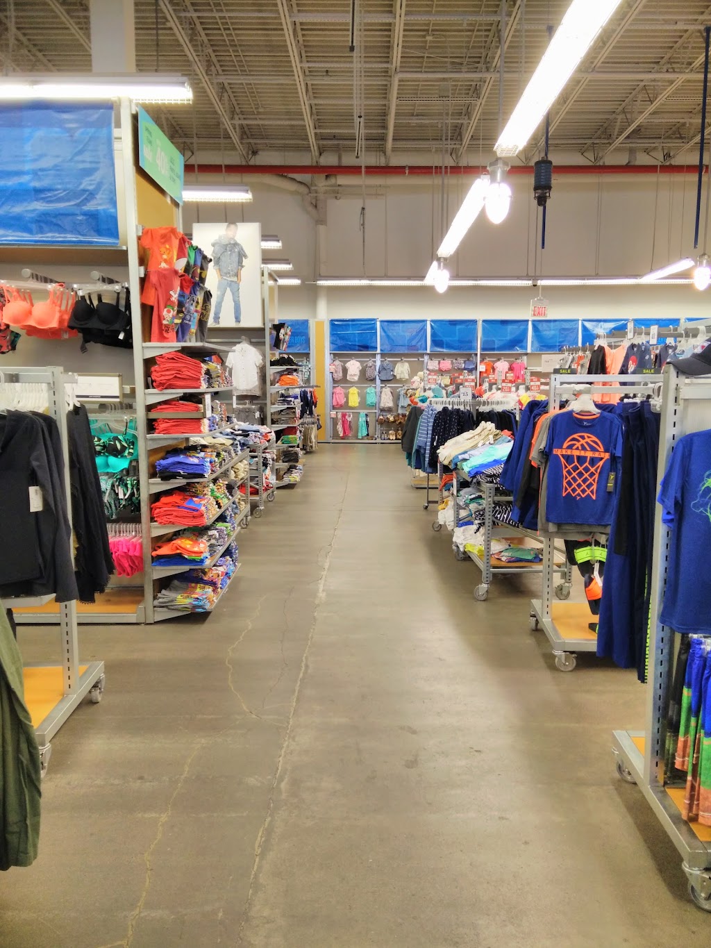 Old Navy | 13915 20th Ave, Queens, NY 11356 | Phone: (347) 625-1901