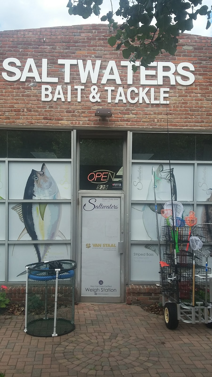 Saltwaters Bait & Tackle | 939 Montauk Hwy, West Islip, NY 11795 | Phone: (631) 539-9422