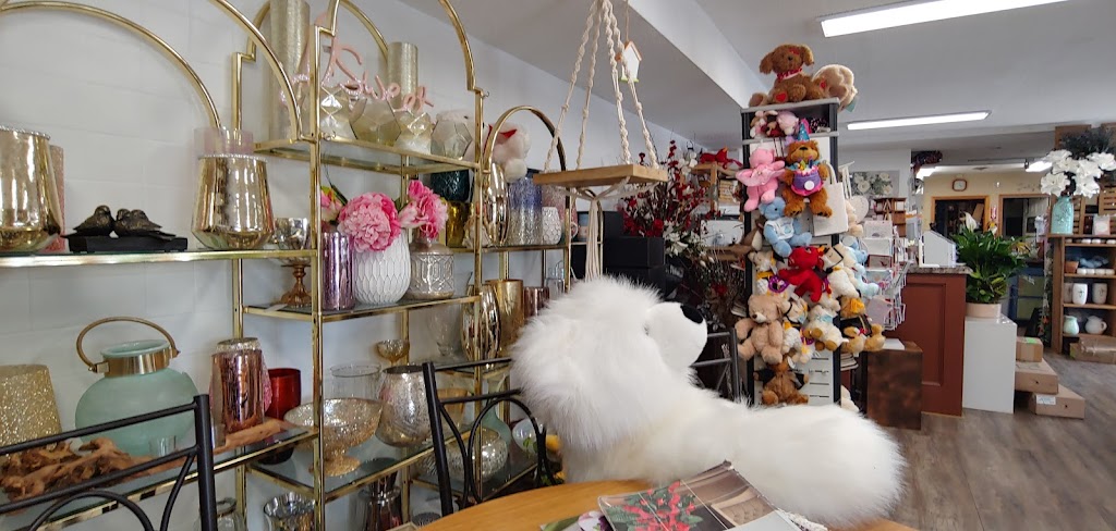 Margots Flowers & Gifts | 105 Waterbury Rd, Prospect, CT 06712 | Phone: (203) 758-3393
