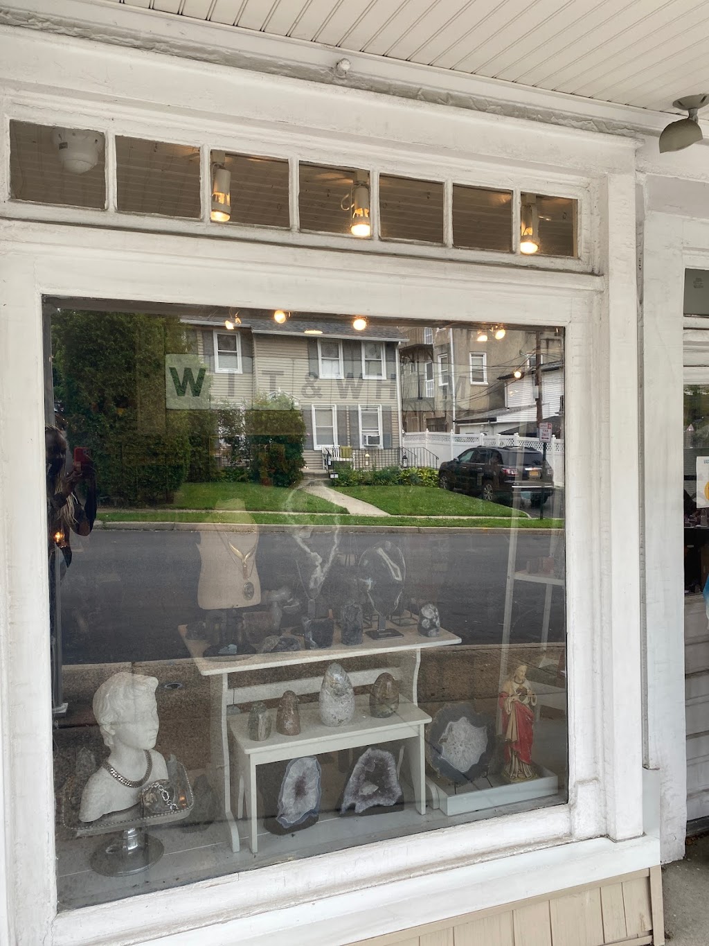 wit & whim | 6 Carlton Ave, Port Washington, NY 11050 | Phone: (516) 944-9200