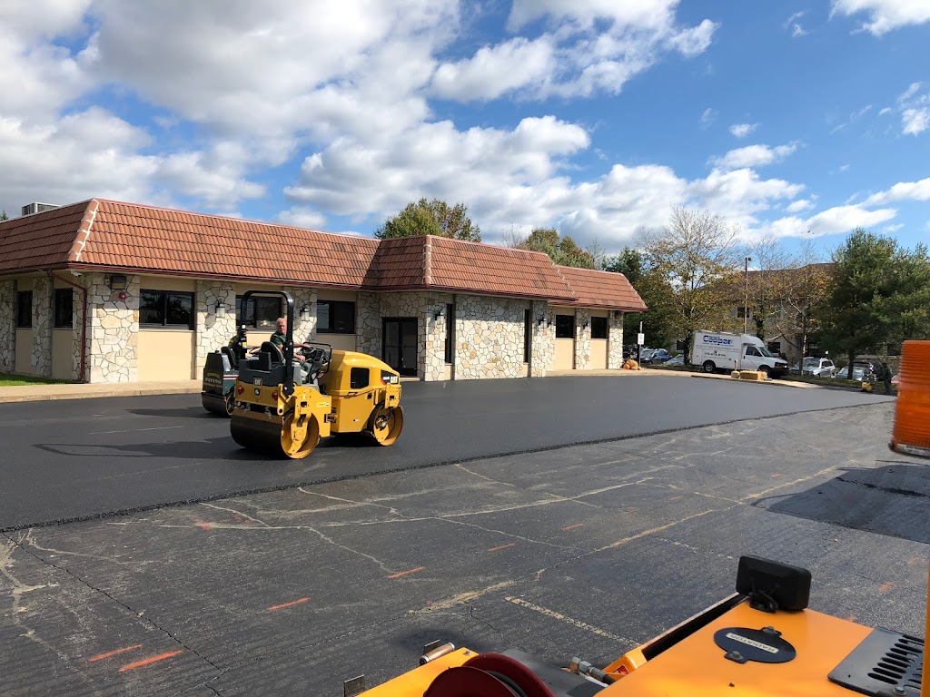 Oakes Paving LLC | 5760 Village Ln, Doylestown, PA 18902 | Phone: (215) 297-8311