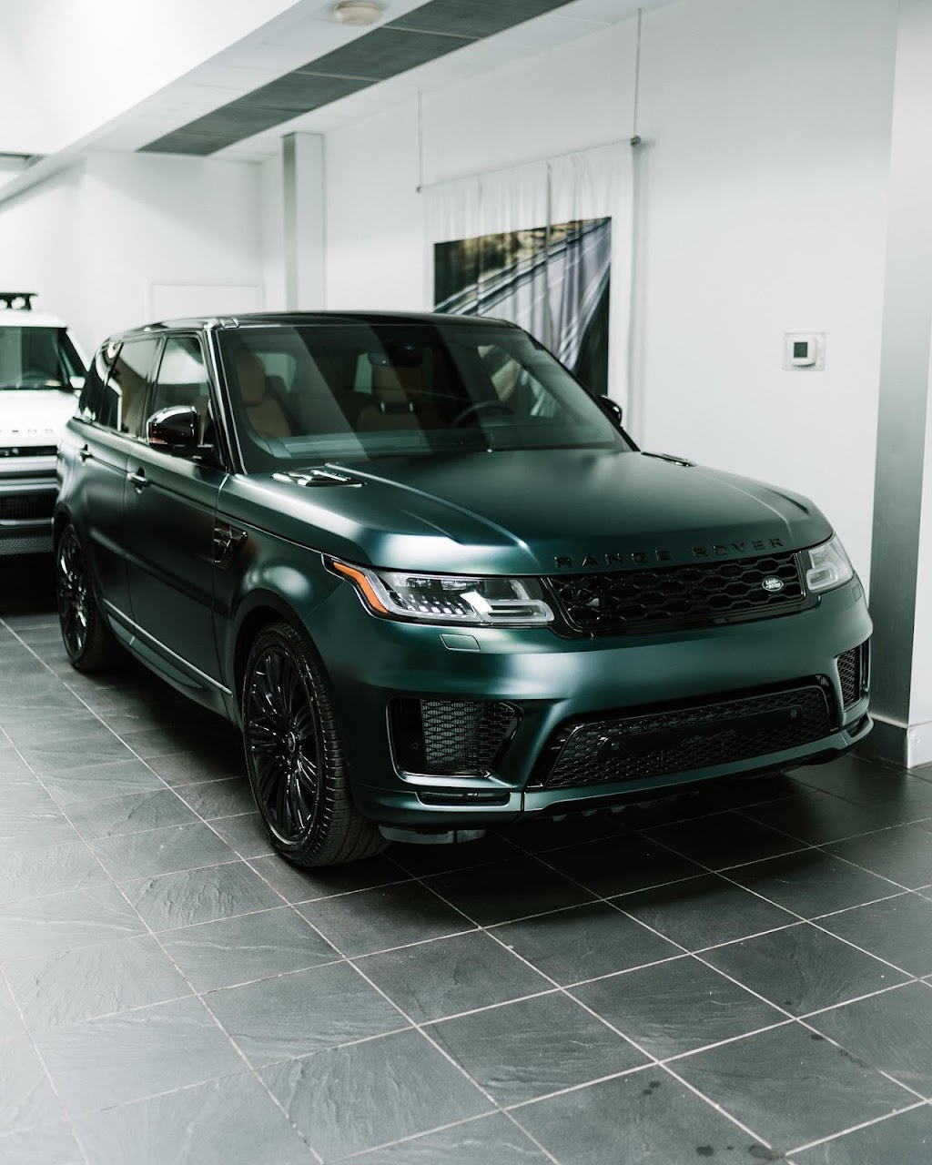 Ray Catena Land Rover Edison | 920 US-1, Edison, NJ 08817 | Phone: (732) 205-9000