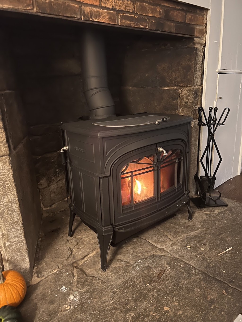 Black Swan Fireside Hearth & Home | 182 S Main St, Newtown, CT 06470 | Phone: (203) 426-1230