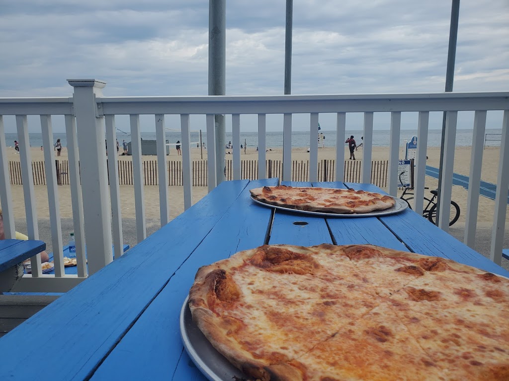 Gee Gees Pizza & Grill | 201 Beach Front, Manasquan, NJ 08736 | Phone: (732) 223-4887