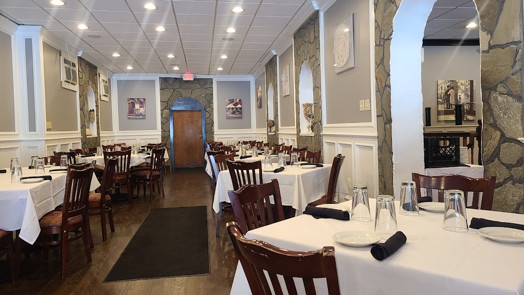 Fiore II Restaurant | 332 Main St, Middletown, CT 06457 | Phone: (860) 344-5557