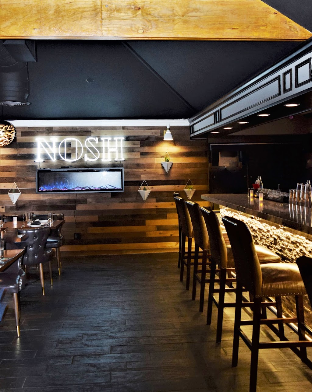 Nosh Kitchen & Cocktails | 470 Wheeler Rd, Hauppauge, NY 11788 | Phone: (631) 761-6378