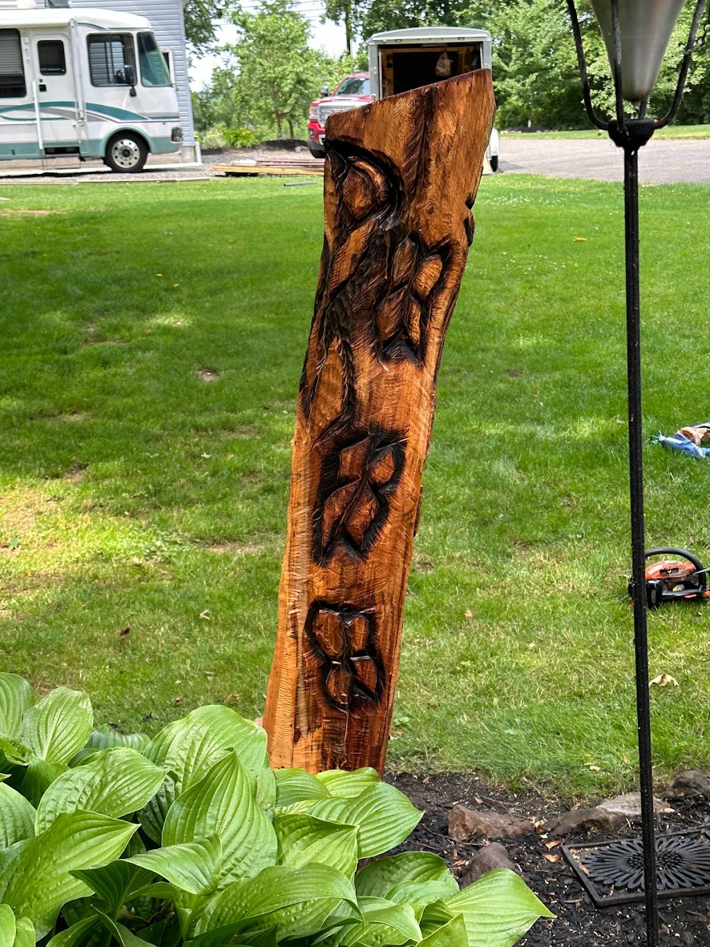 M plus F Creations custom chainsaw carvings | 280 Carrie Lane, Harleysville, PA 19438 | Phone: (267) 614-0028