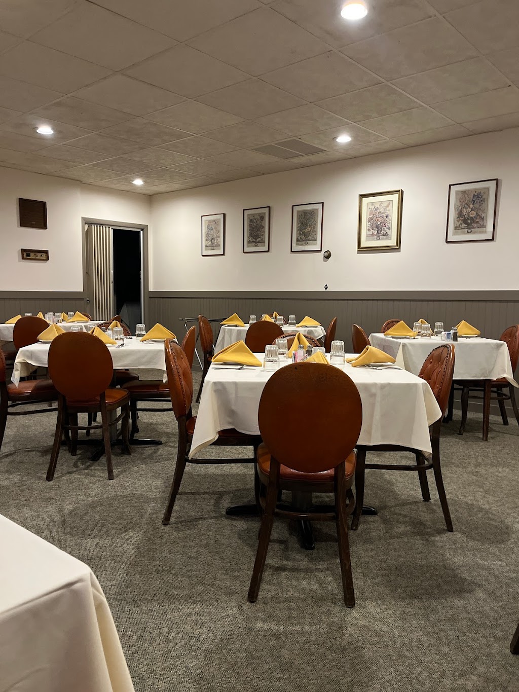 Kozels Restaurant | 1006 NY-9H, Ghent, NY 12075 | Phone: (518) 828-3326