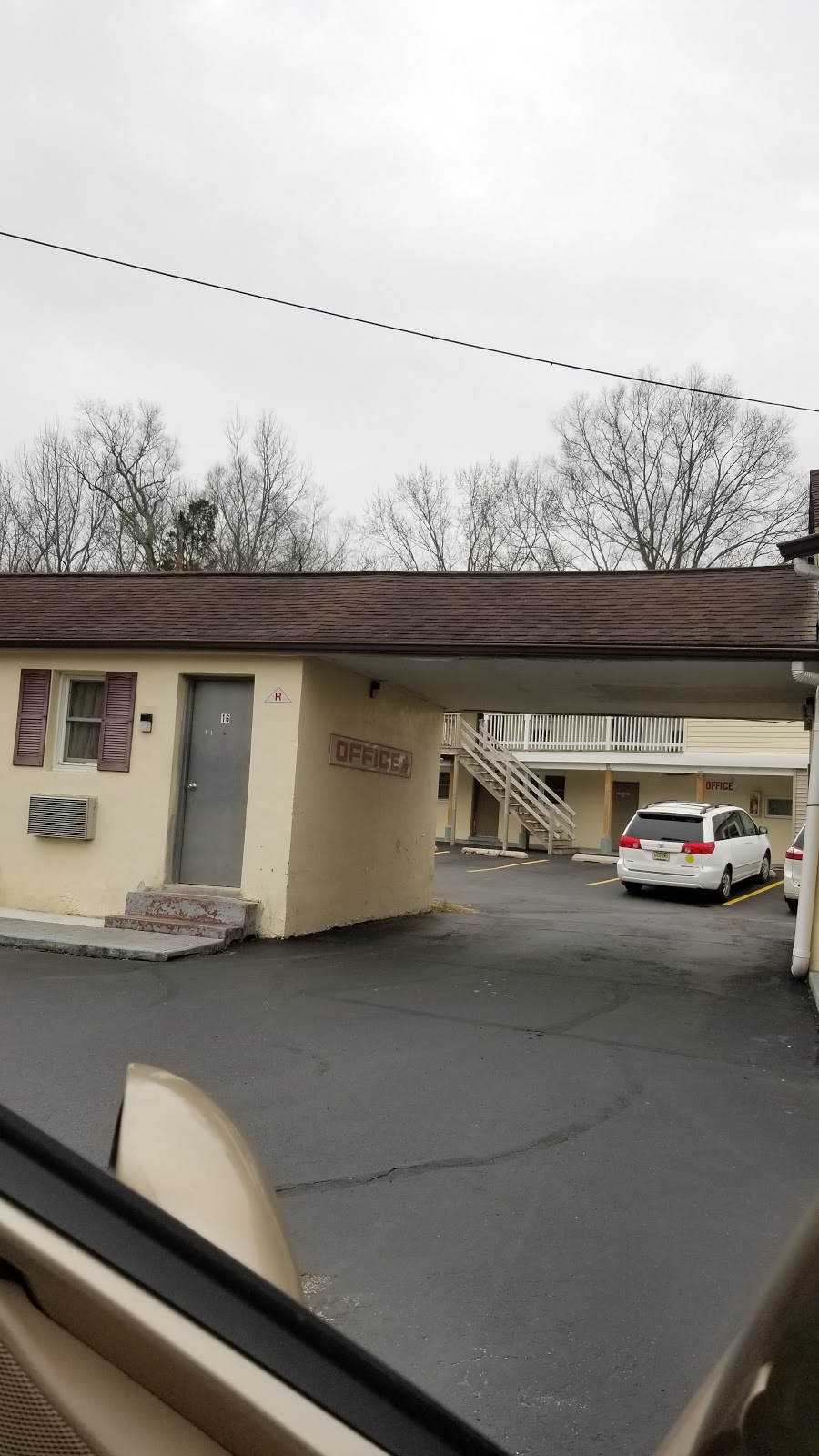 Red Lion Motel | 1797 US-206, Southampton Township, NJ 08088 | Phone: (609) 859-0909