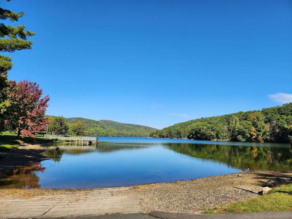 Squantz Pond State Park | 178 Short Woods Rd, New Fairfield, CT 06812 | Phone: (203) 312-5023